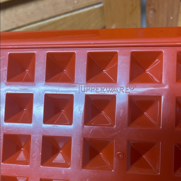 Vintage Tupperware Meat Storage Container - Picture 2 of 15